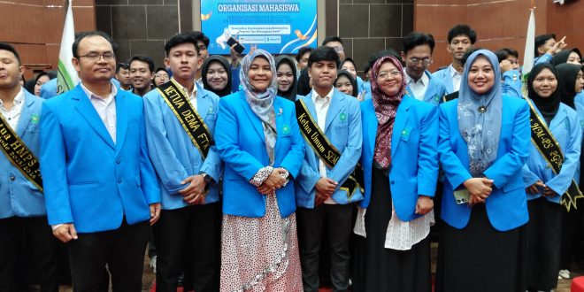 Foto Bersama Pimpinan Fakultas dan Pengurus Ormawa Tahun 2026